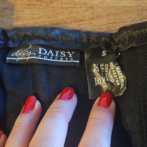 Sexy Black Satin Corset - Picture 7 of 7